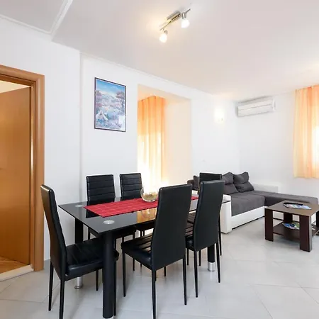 Apartment Petra *
