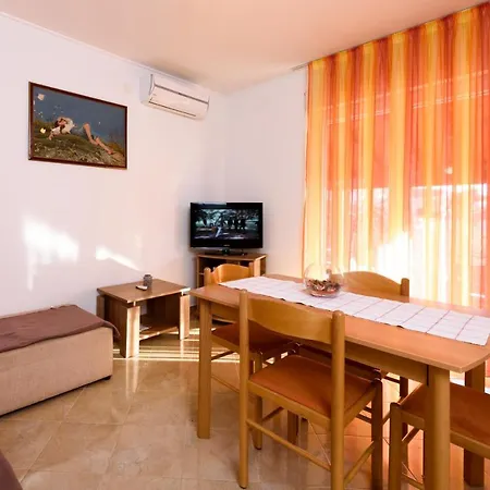 Petra Apartment *